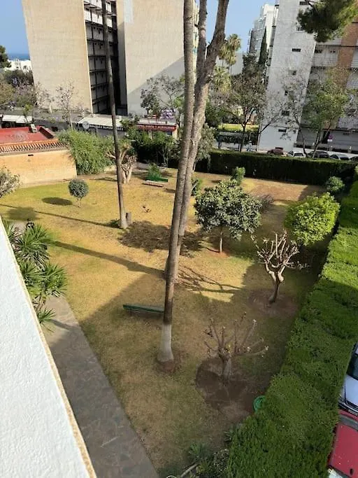 דירות בנאלמדנה Emotion Temporary Apartament