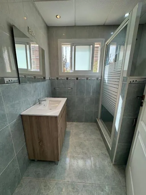 דירות בנאלמדנה Emotion Temporary Apartament
