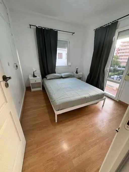 דירות בנאלמדנה Emotion Temporary Apartament